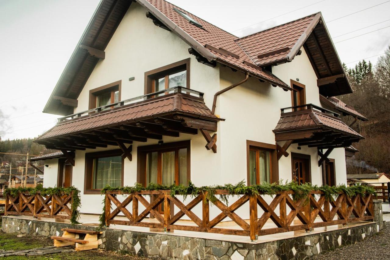 Casuta Doi Ponei Villa Busteni Bagian luar foto