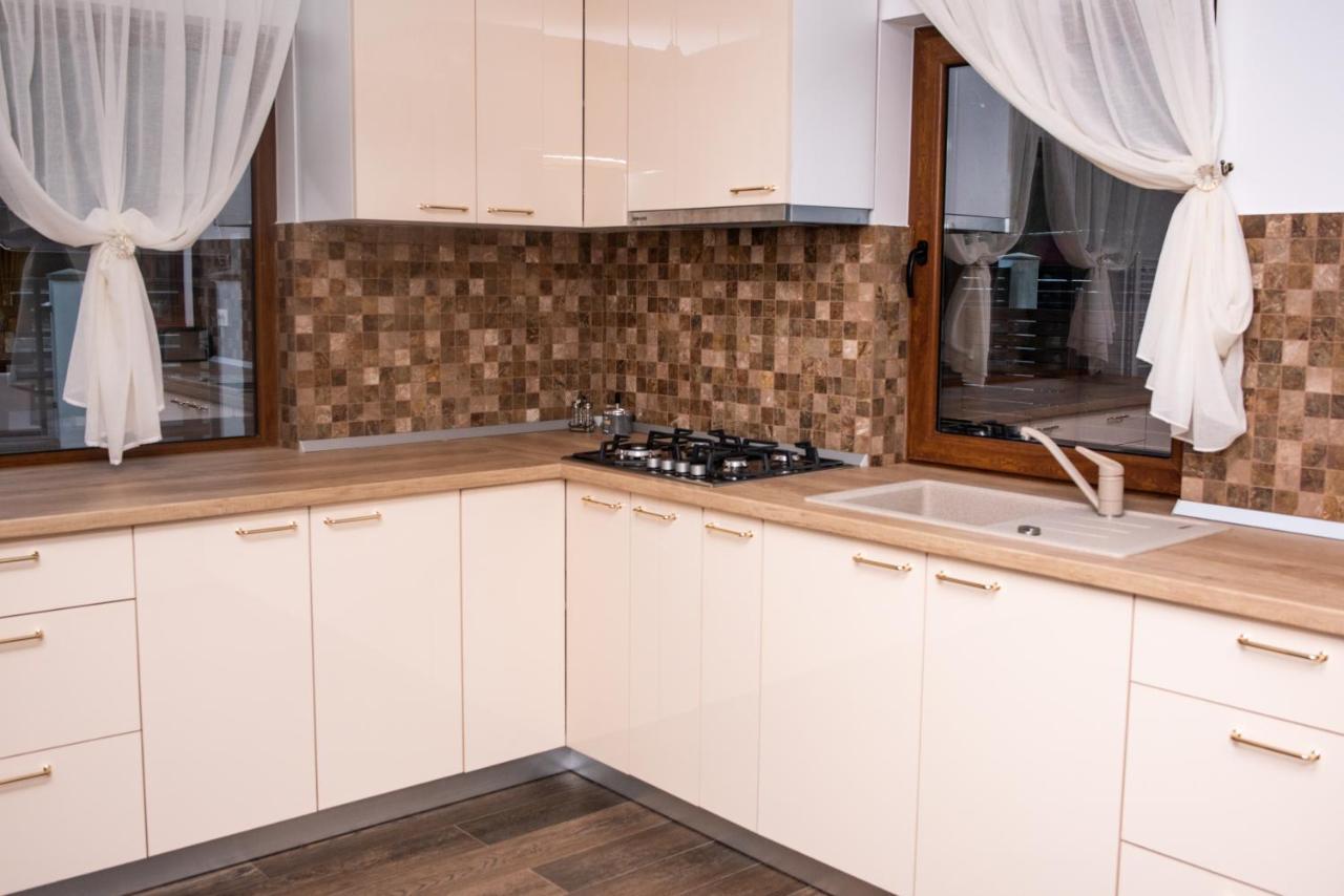Casuta Doi Ponei Villa Busteni Bagian luar foto