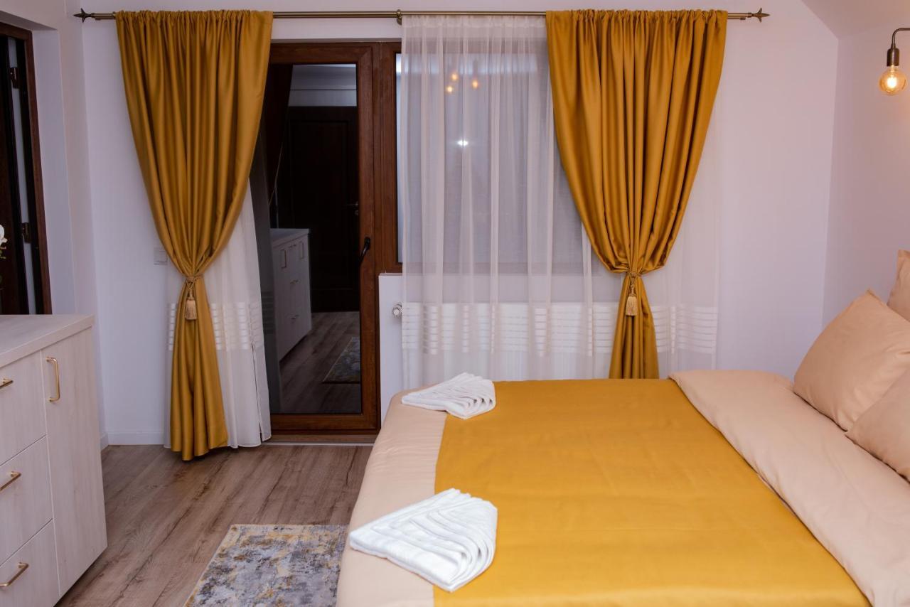 Casuta Doi Ponei Villa Busteni Bagian luar foto