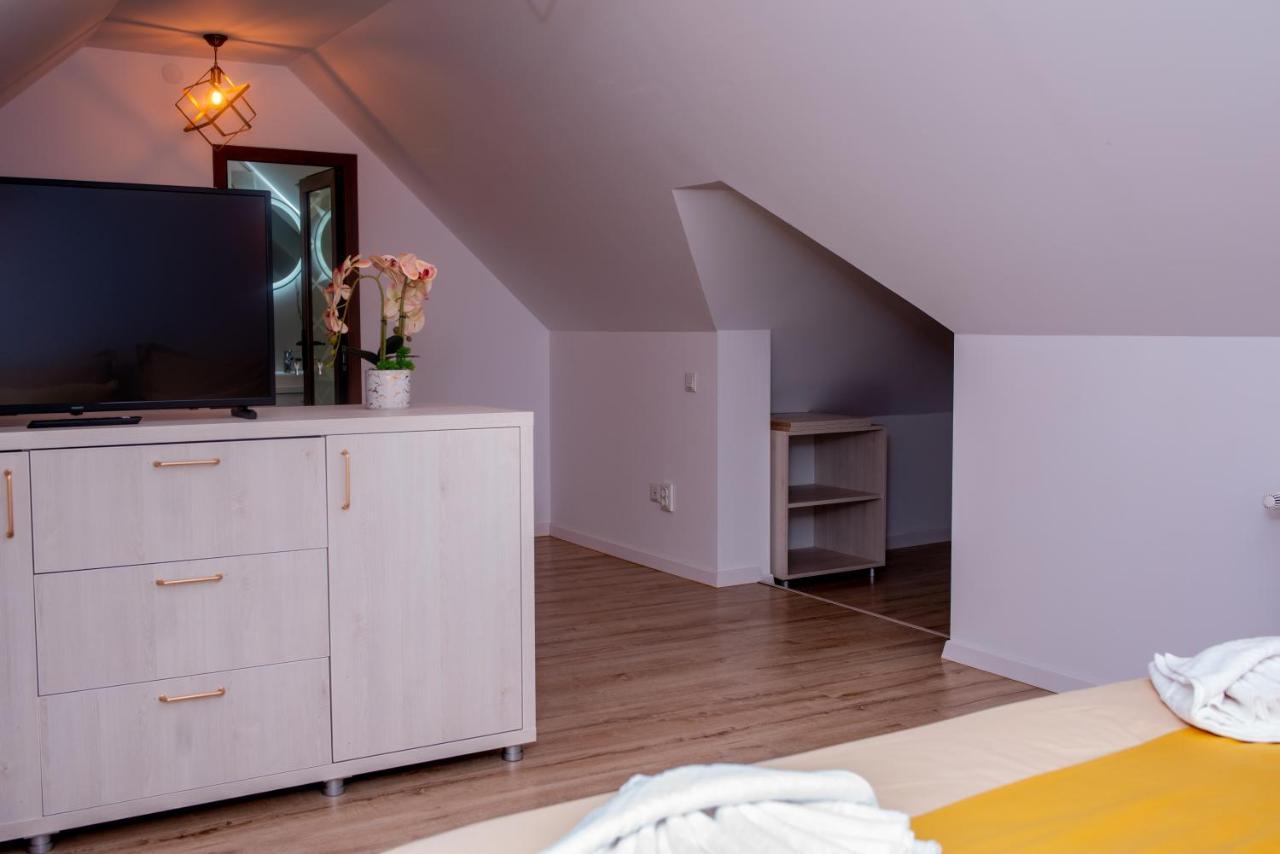 Casuta Doi Ponei Villa Busteni Bagian luar foto