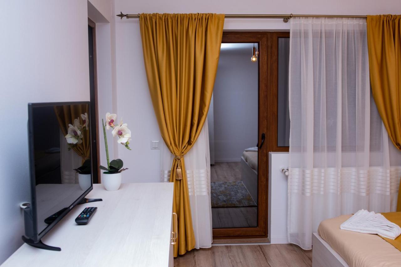 Casuta Doi Ponei Villa Busteni Bagian luar foto
