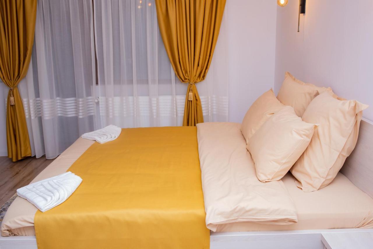 Casuta Doi Ponei Villa Busteni Bagian luar foto
