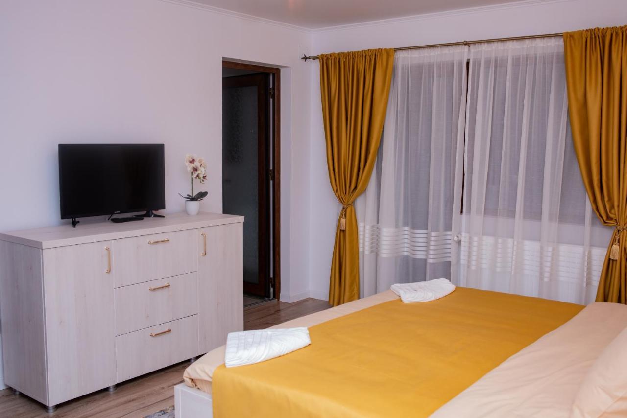 Casuta Doi Ponei Villa Busteni Bagian luar foto