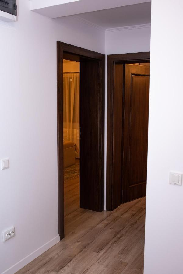 Casuta Doi Ponei Villa Busteni Bagian luar foto