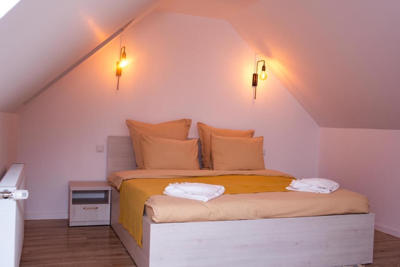 Casuta Doi Ponei Villa Busteni Bagian luar foto