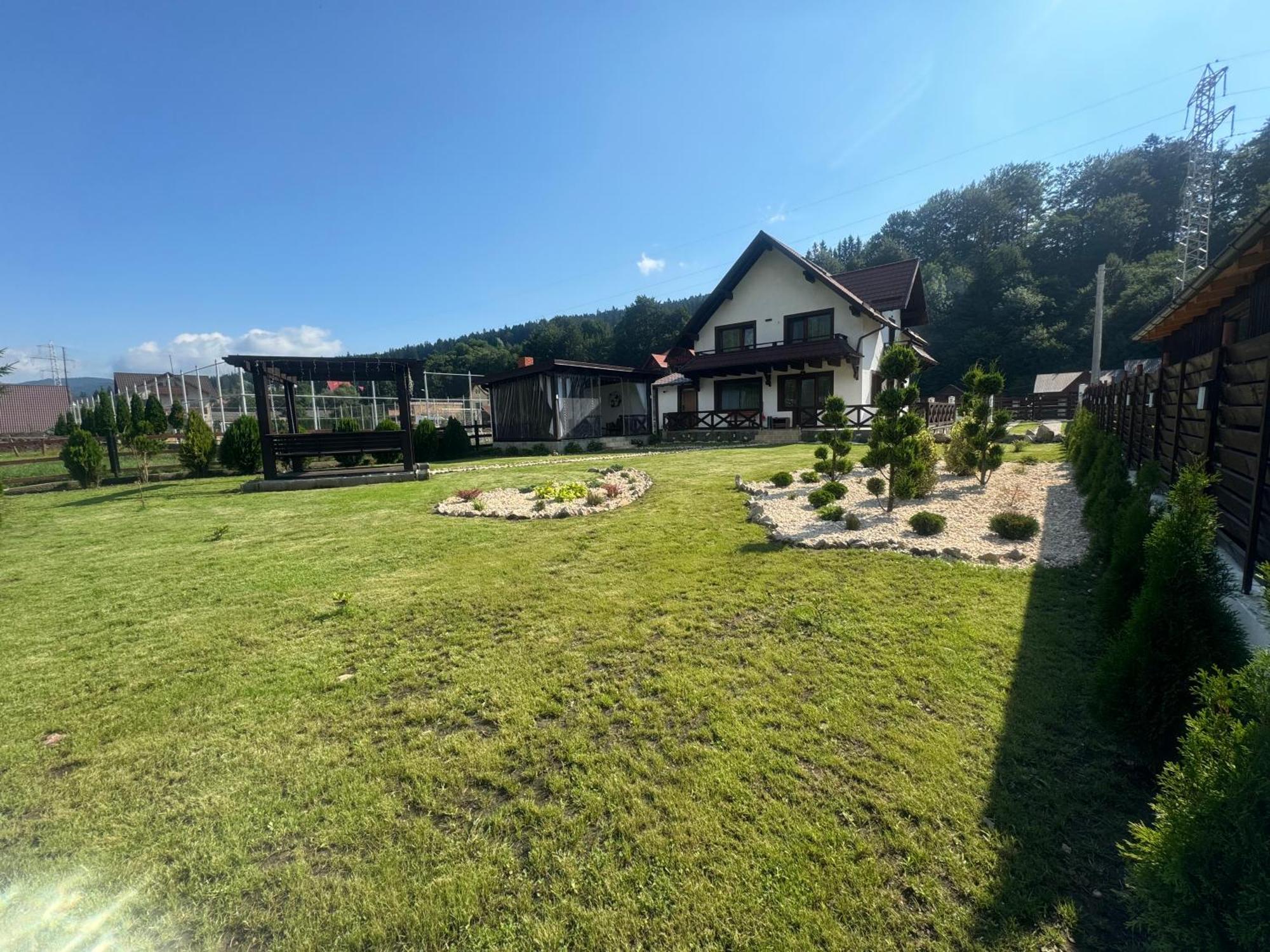 Casuta Doi Ponei Villa Busteni Bagian luar foto